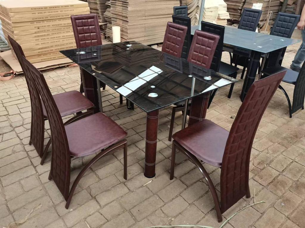 TABLE A MANGE